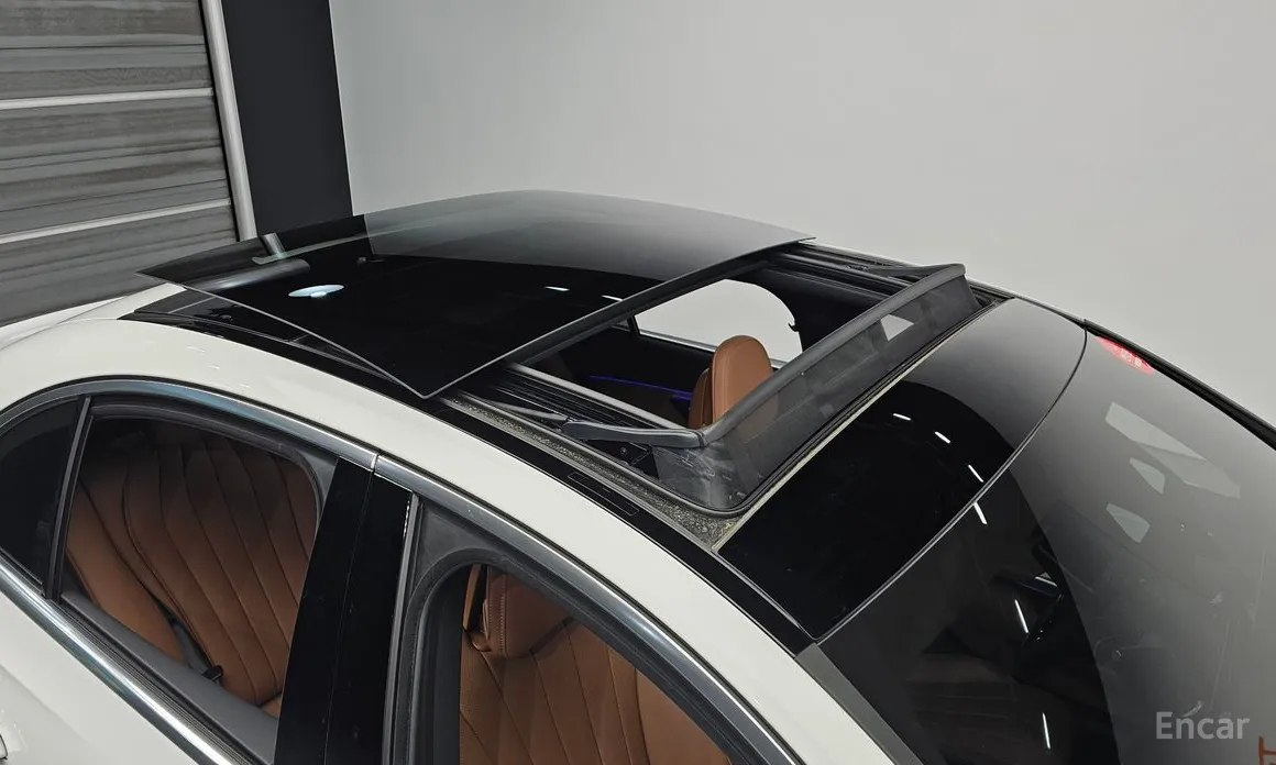 Фото 19 - Mercedes-Benz E-Class