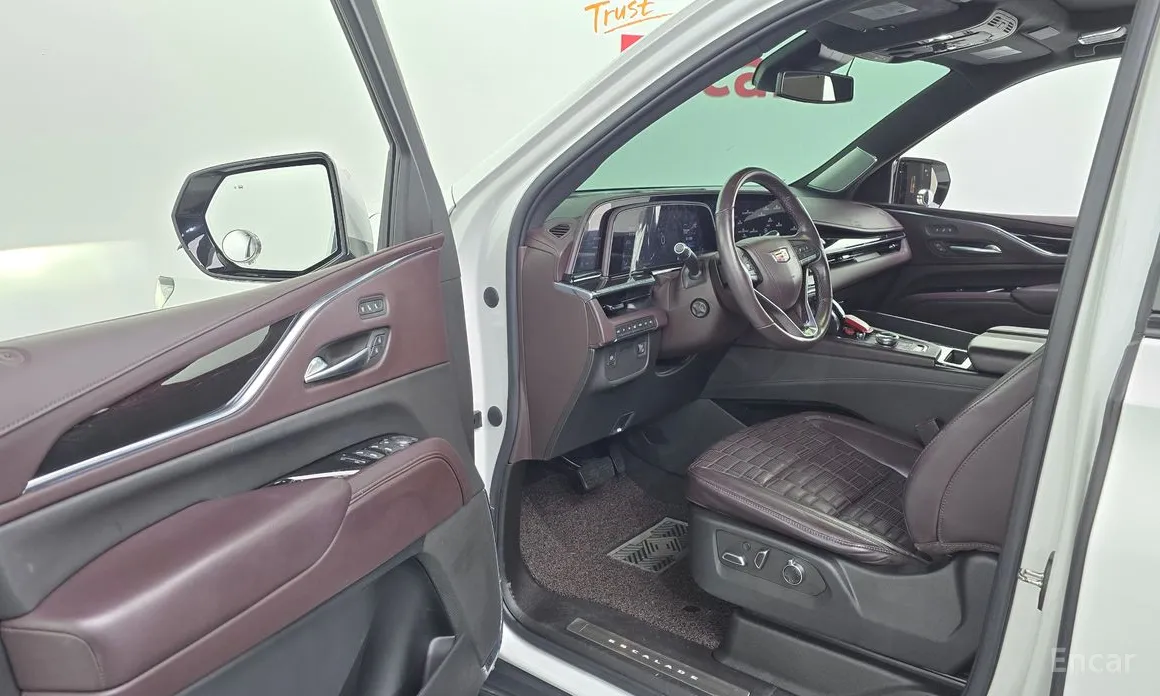 Фото 10 - Cadillac Escalade