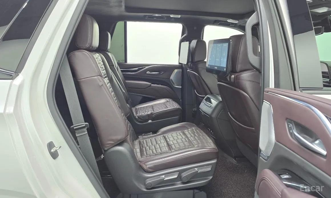 Фото 12 - Cadillac Escalade