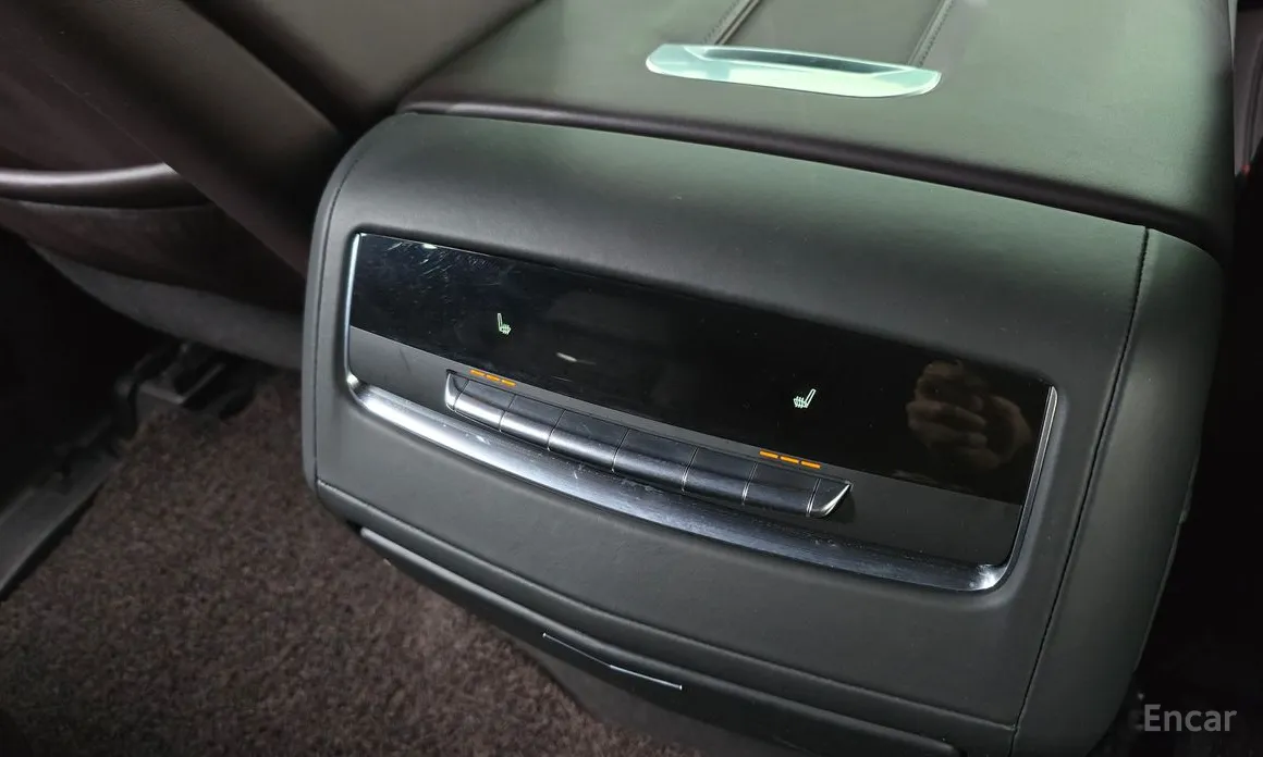 Фото 18 - Cadillac Escalade