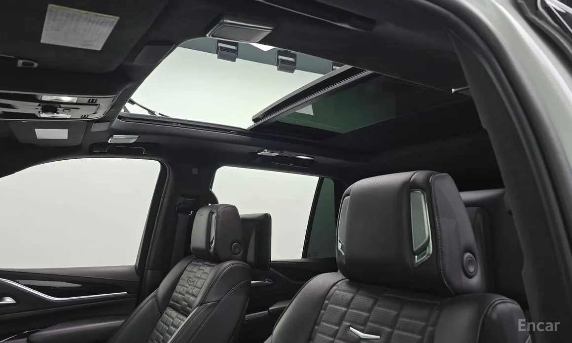 Фото 19 - Cadillac Escalade