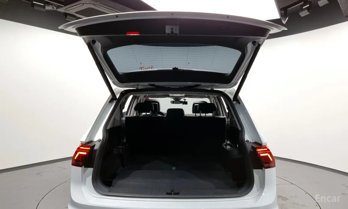 Фото 20 - Volkswagen Tiguan