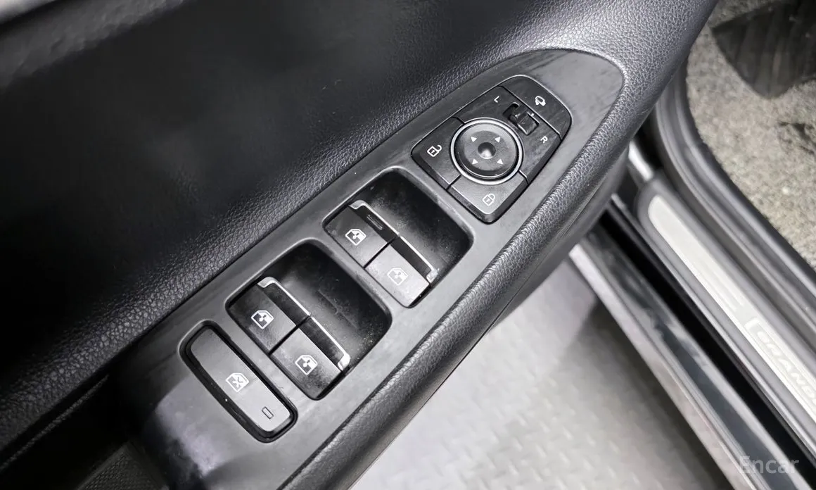 Фото 14 - Hyundai Grandeur