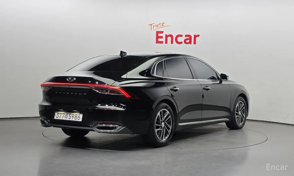 Фото 2 - Hyundai Grandeur