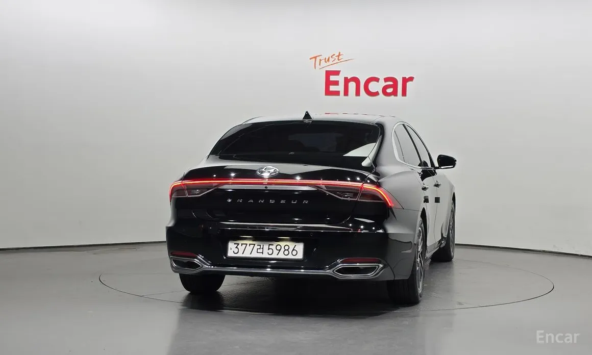 Фото 4 - Hyundai Grandeur