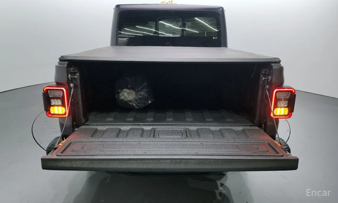 Фото 20 - Jeep Gladiator