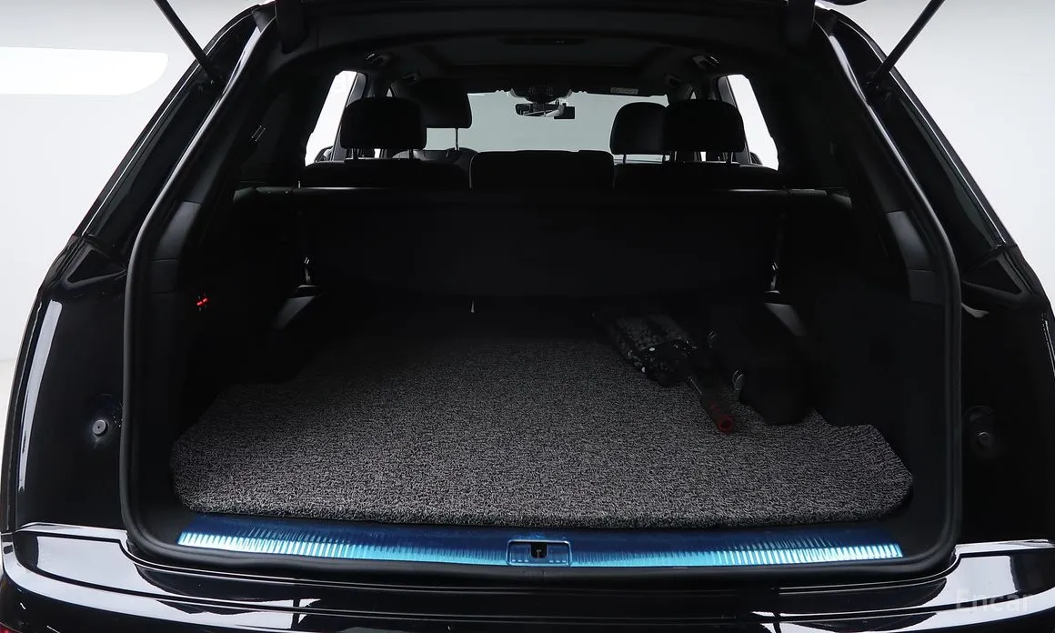 Фото 12 - Audi Q7