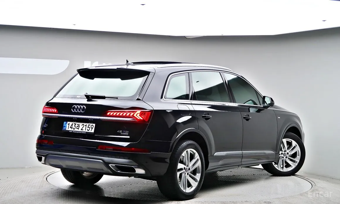 Фото 2 - Audi Q7