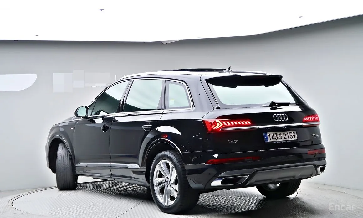 Фото 4 - Audi Q7