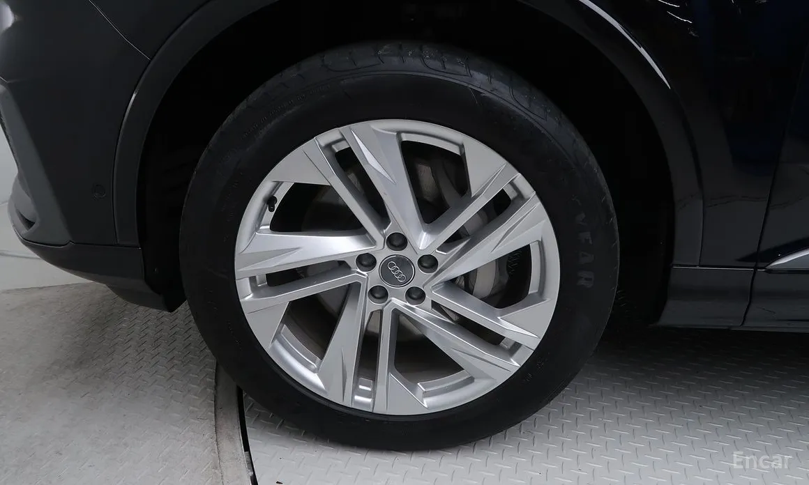 Фото 5 - Audi Q7