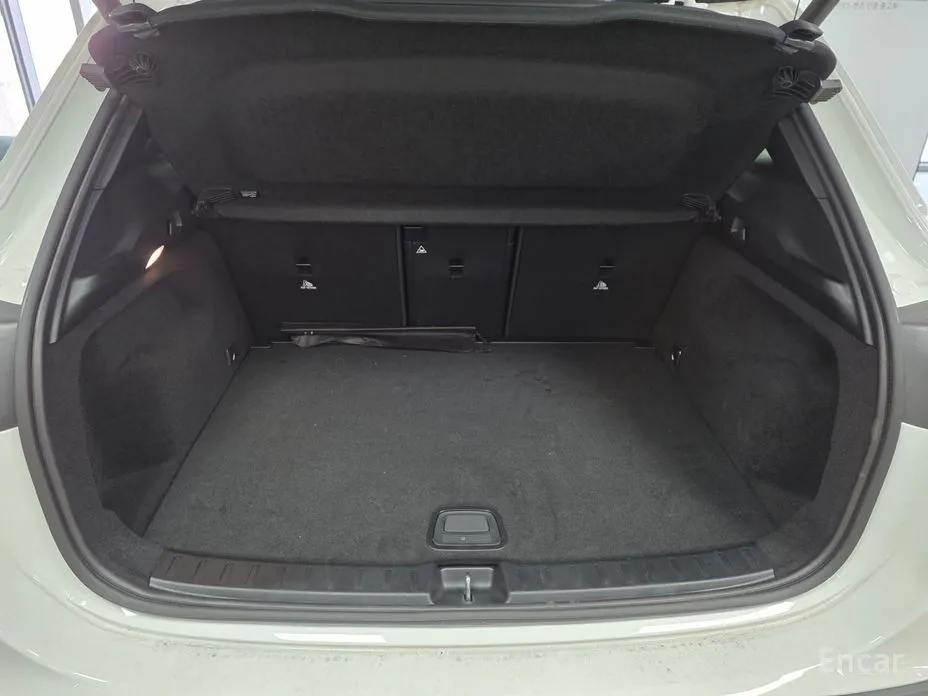 Фото 11 - Mercedes-Benz GLA-Class