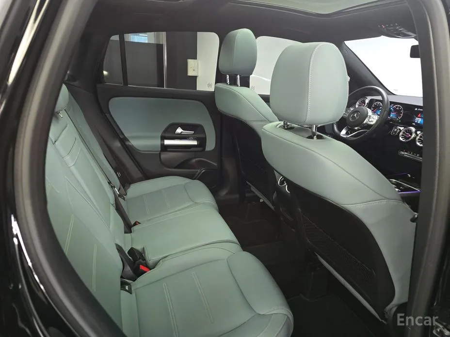 Фото 11 - Mercedes-Benz GLA-Class