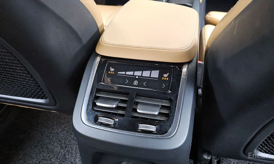 Фото 19 - Volvo XC90