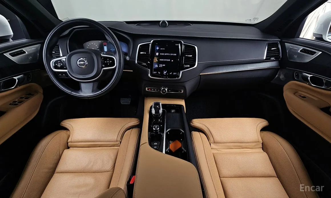 Фото 7 - Volvo XC90