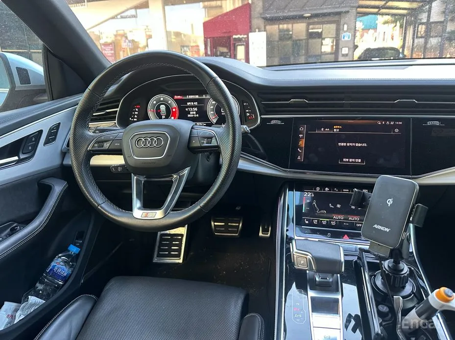 Фото 11 - Audi Q8