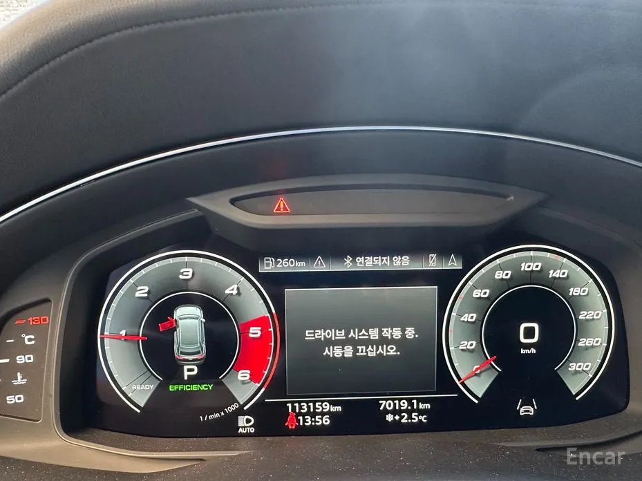 Фото 12 - Audi Q8