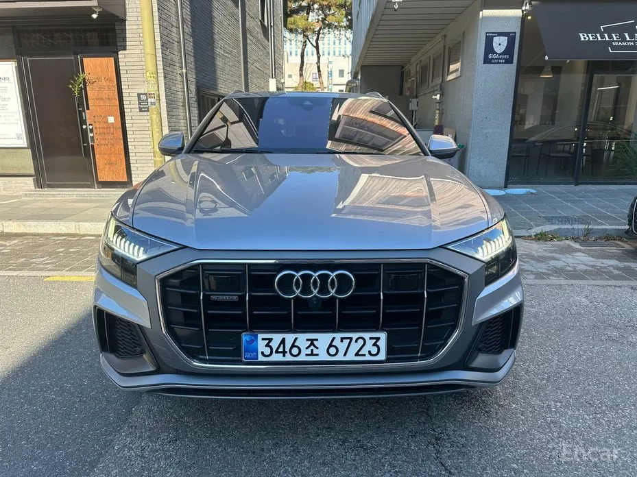 Фото 2 - Audi Q8