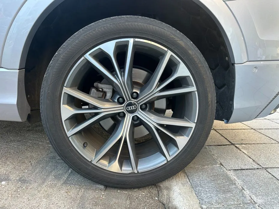 Фото 5 - Audi Q8