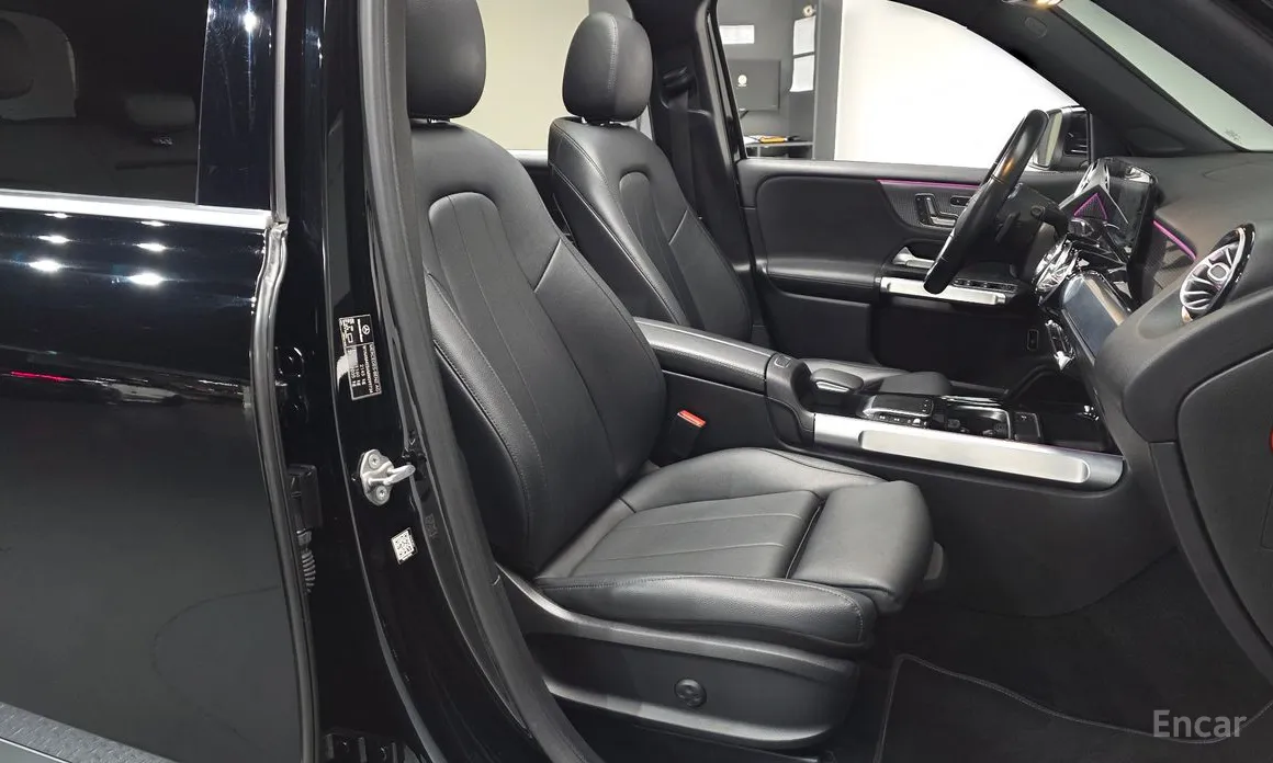 Фото 10 - Mercedes-Benz GLB-Class