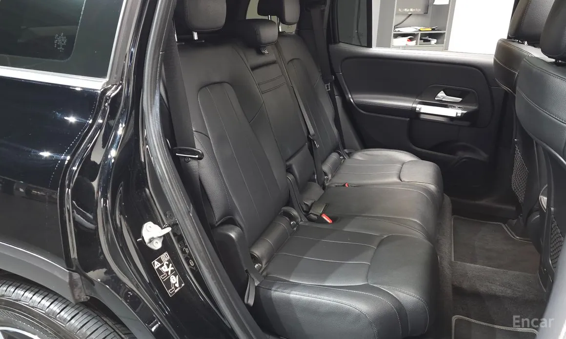 Фото 11 - Mercedes-Benz GLB-Class