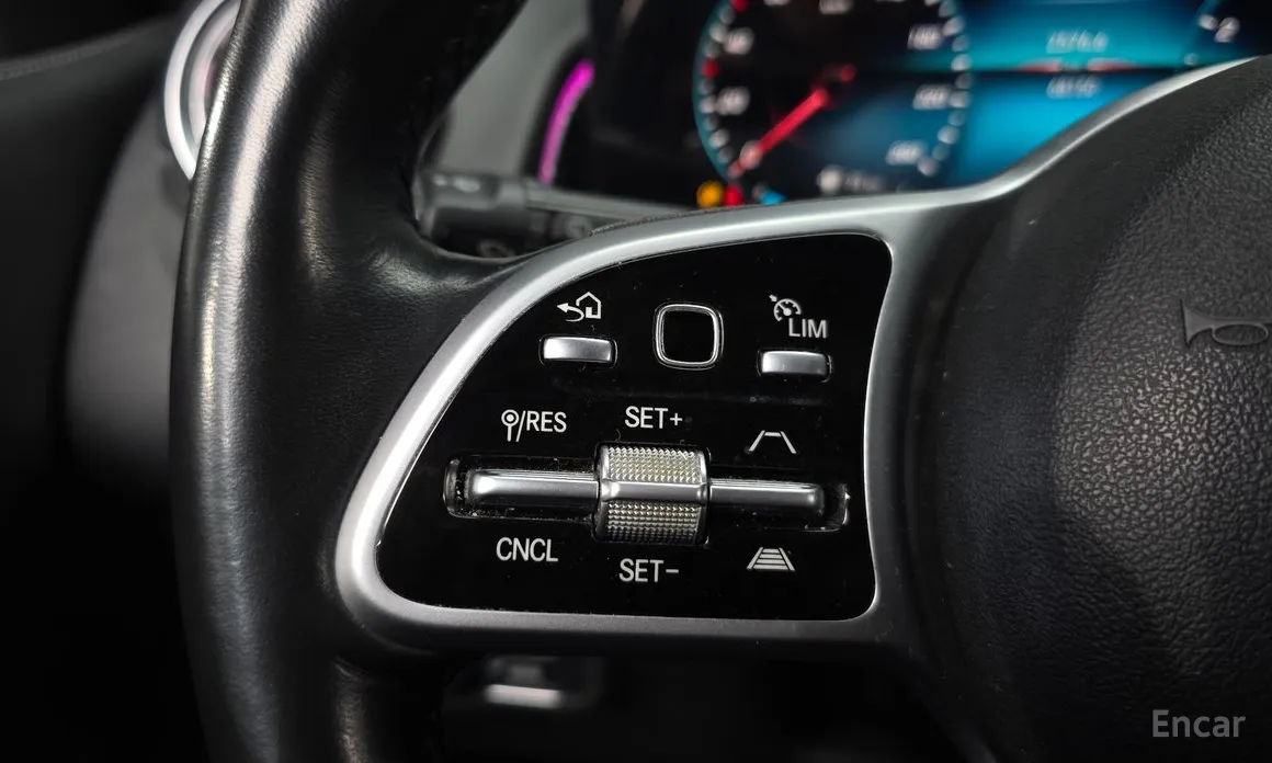 Фото 14 - Mercedes-Benz GLB-Class