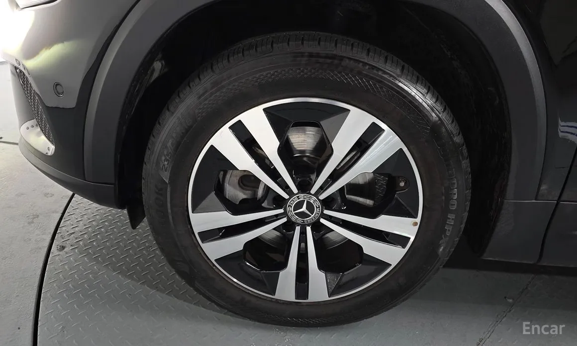 Фото 5 - Mercedes-Benz GLB-Class