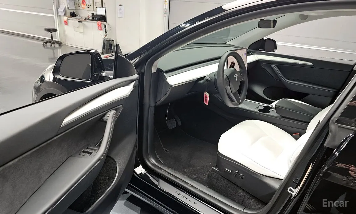 Фото 10 - Tesla Model Y