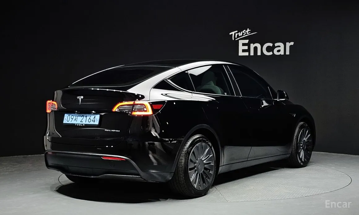 Фото 2 - Tesla Model Y