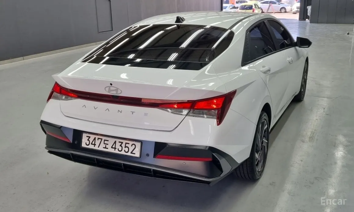 Фото 2 - Hyundai Avante