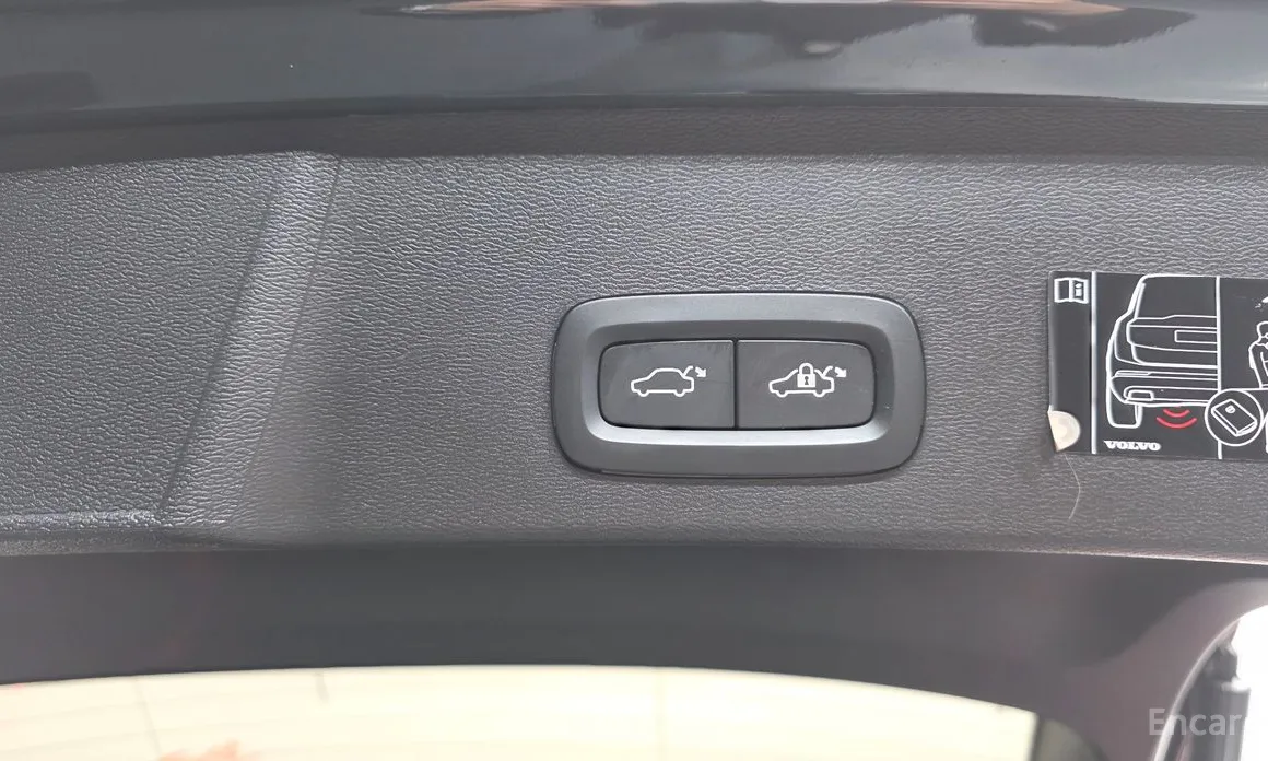 Фото 20 - Volvo XC40