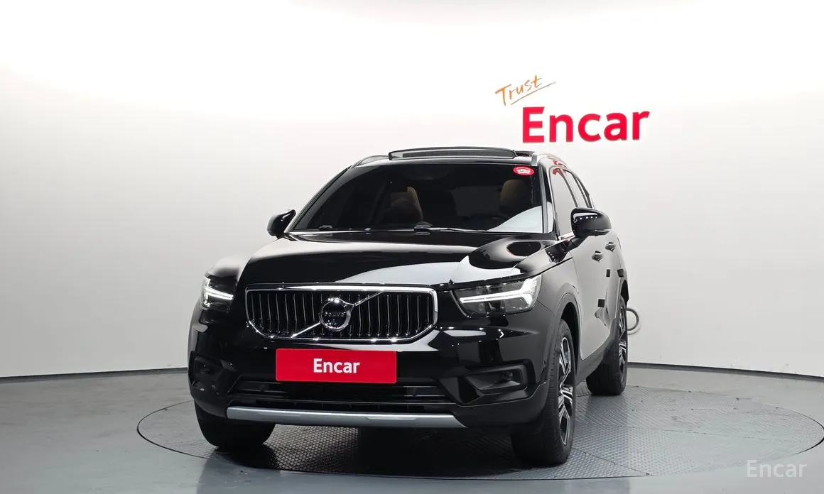 Фото 3 - Volvo XC40