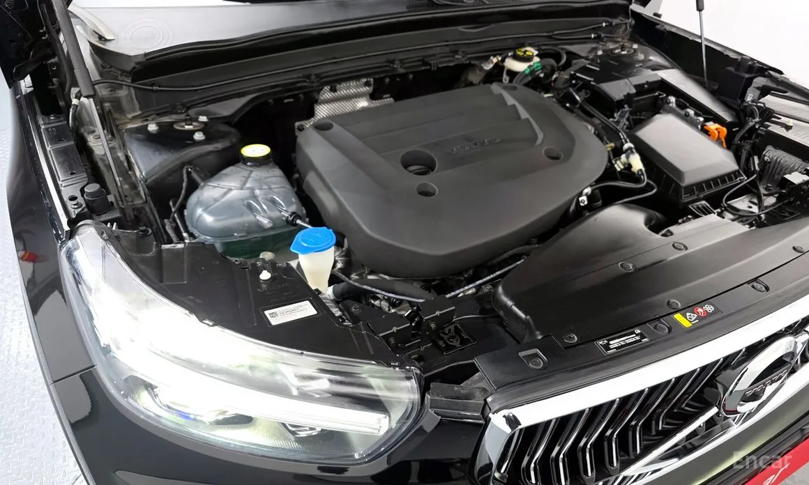 Фото 6 - Volvo XC40