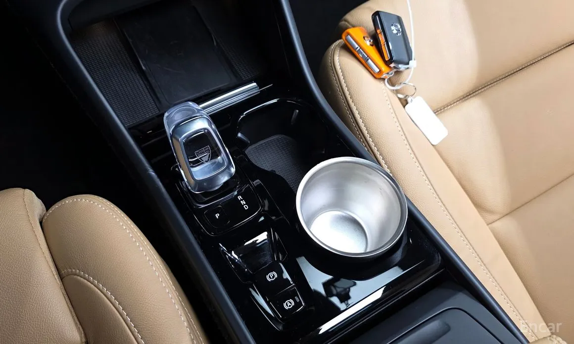 Фото 9 - Volvo XC40