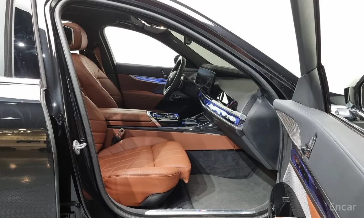 Фото 11 - BMW 7 Series