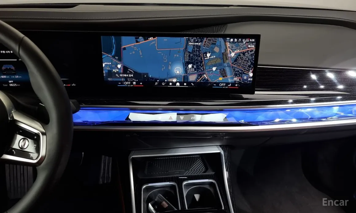 Фото 14 - BMW 7 Series