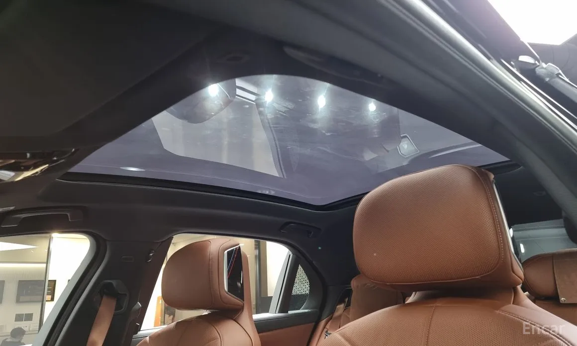 Фото 19 - BMW 7 Series