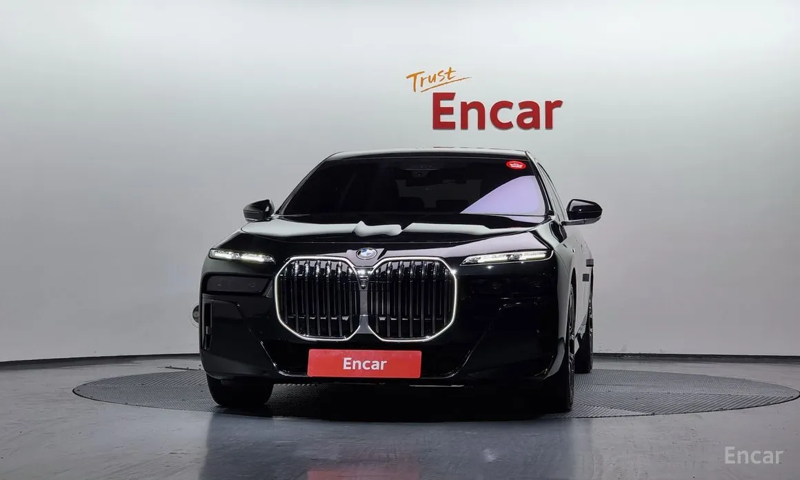 Фото 3 - BMW 7 Series