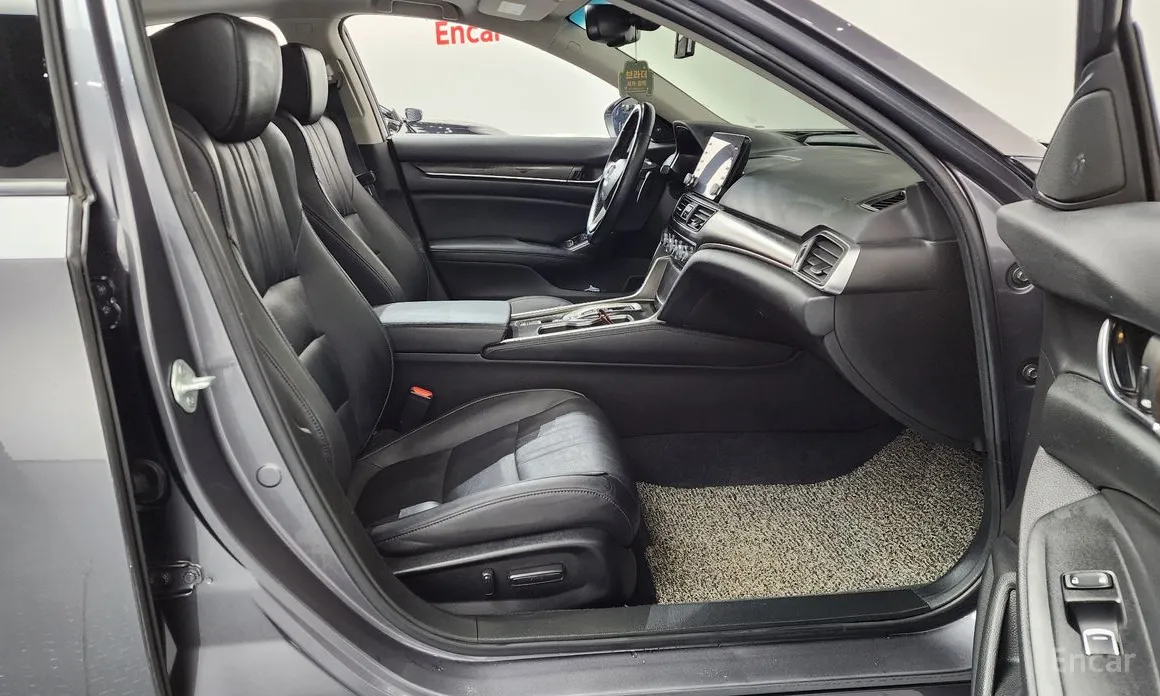 Фото 11 - Honda Accord