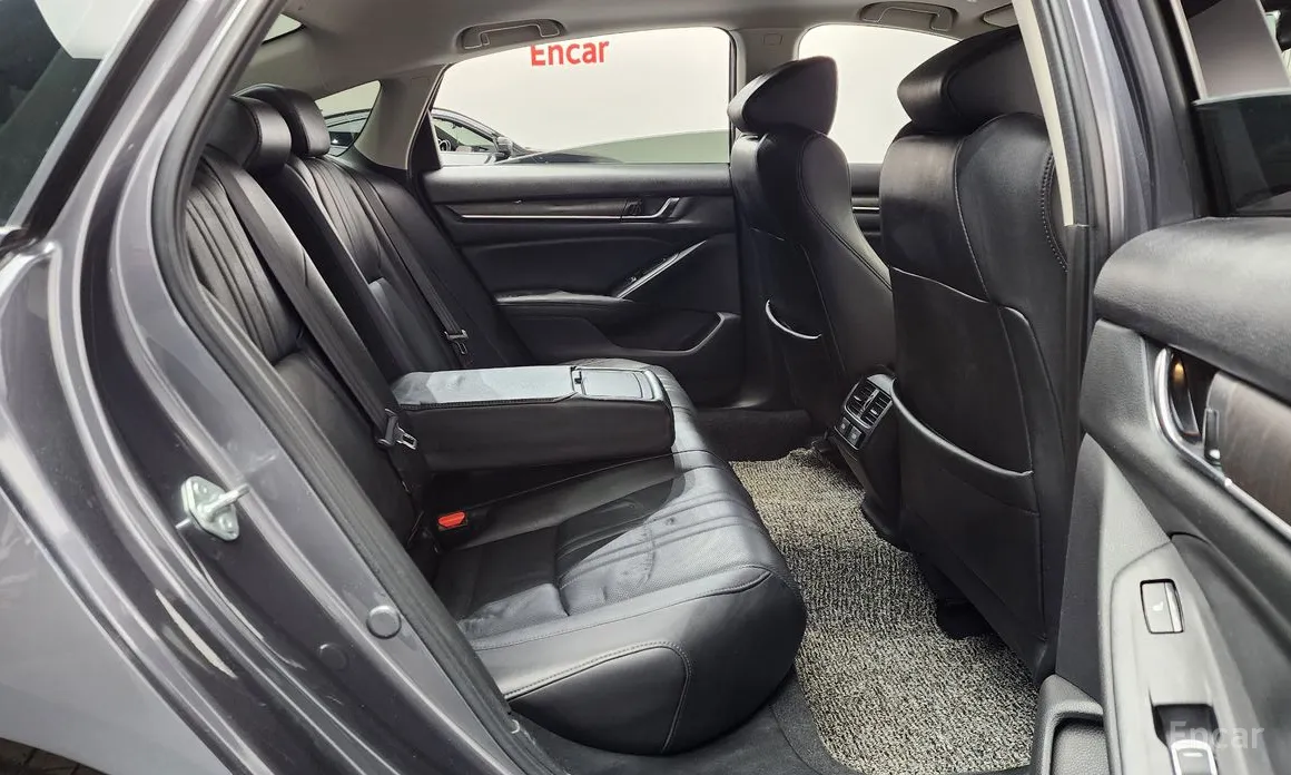 Фото 12 - Honda Accord