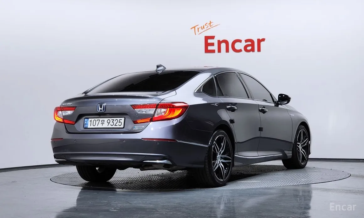 Фото 2 - Honda Accord