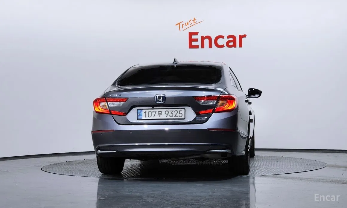 Фото 4 - Honda Accord