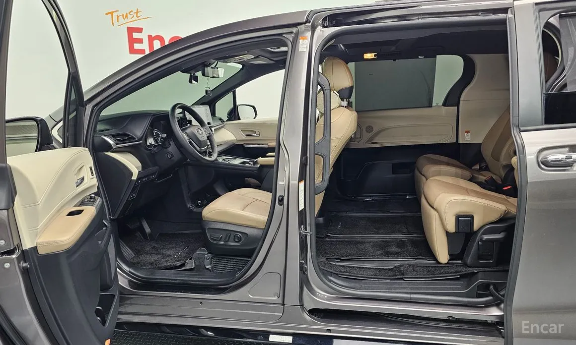 Фото 18 - Toyota Sienna