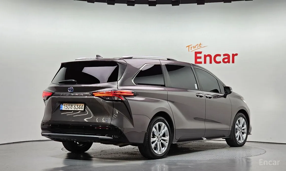 Фото 2 - Toyota Sienna