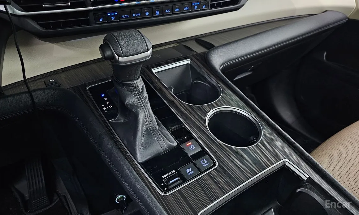 Фото 9 - Toyota Sienna