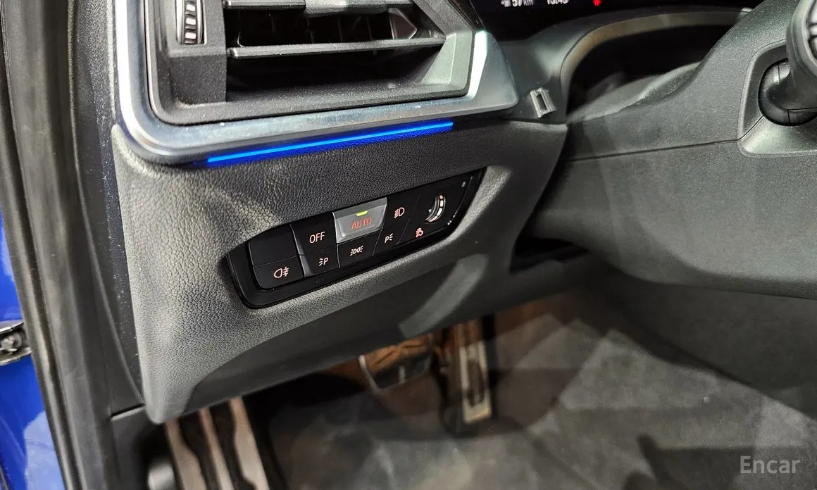 Photo 16 - BMW 3 Series