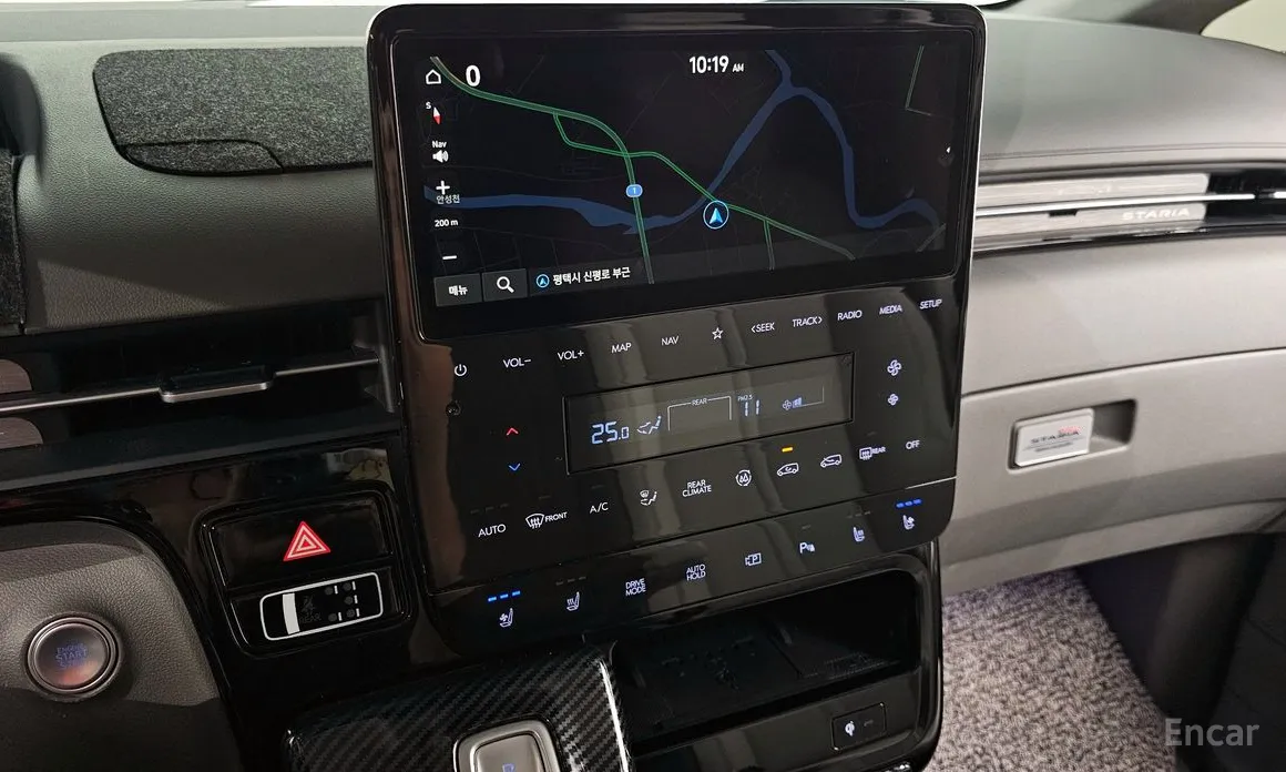 Photo 14 - Hyundai Staria