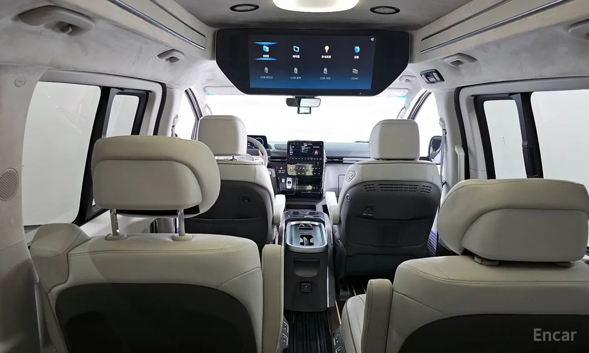 Photo 19 - Hyundai Staria