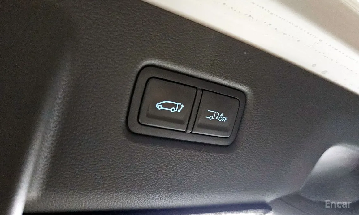 Photo 20 - Hyundai Staria