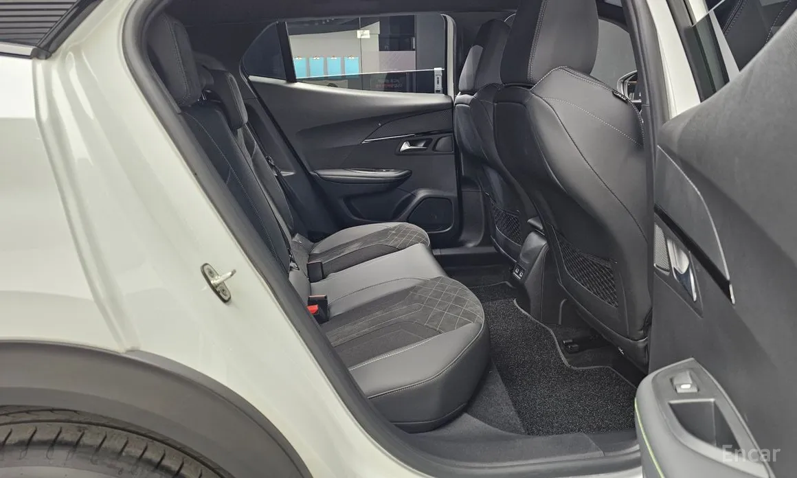 Фото 12 - Peugeot 2008