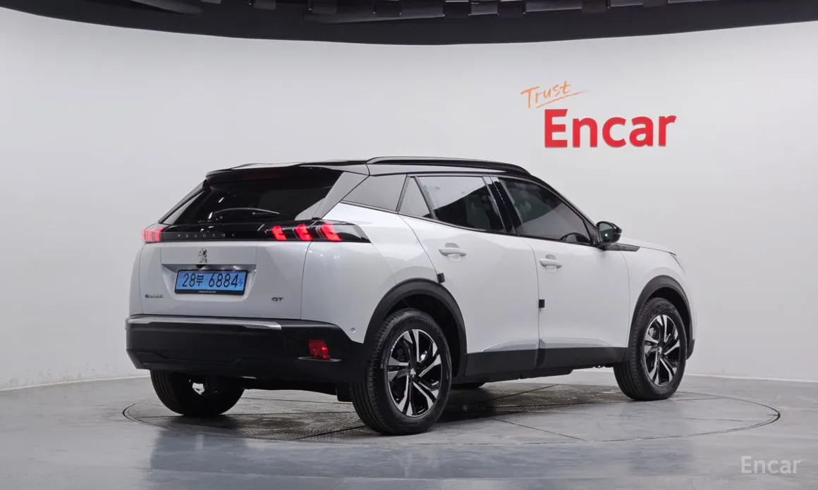 Фото 2 - Peugeot 2008